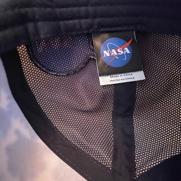 Preowned Men’s “NASA “ Hat/Cap. Mesh Back Snap Back. Adjustable Blue/Logo - Picture 8 of 9